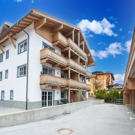 Luxury Penthouse With Balcony Ski Storage Carport Lift Apartment Brixen im Thale Bagian luar foto