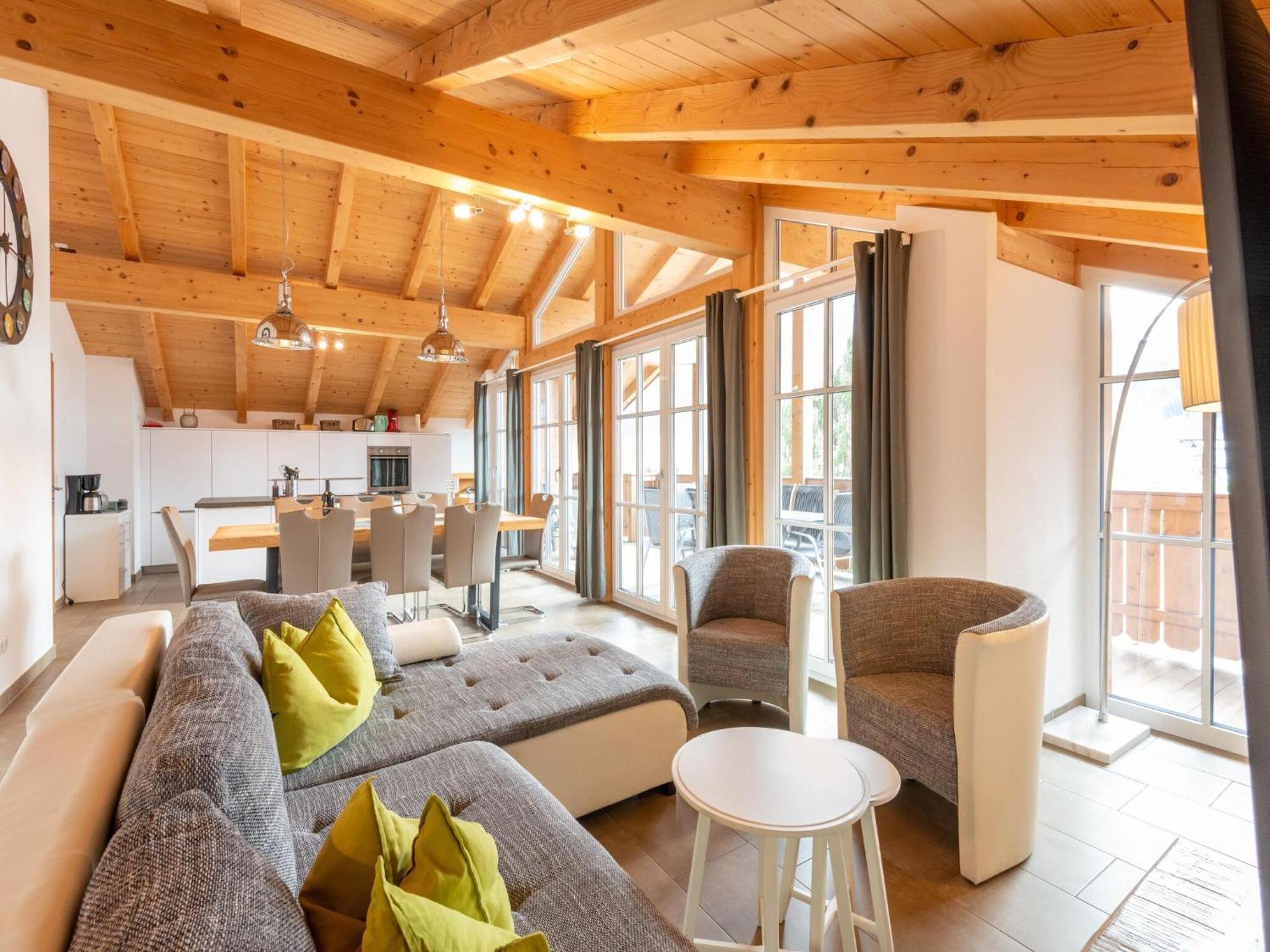 Luxury Penthouse With Balcony Ski Storage Carport Lift Apartment Brixen im Thale Bagian luar foto