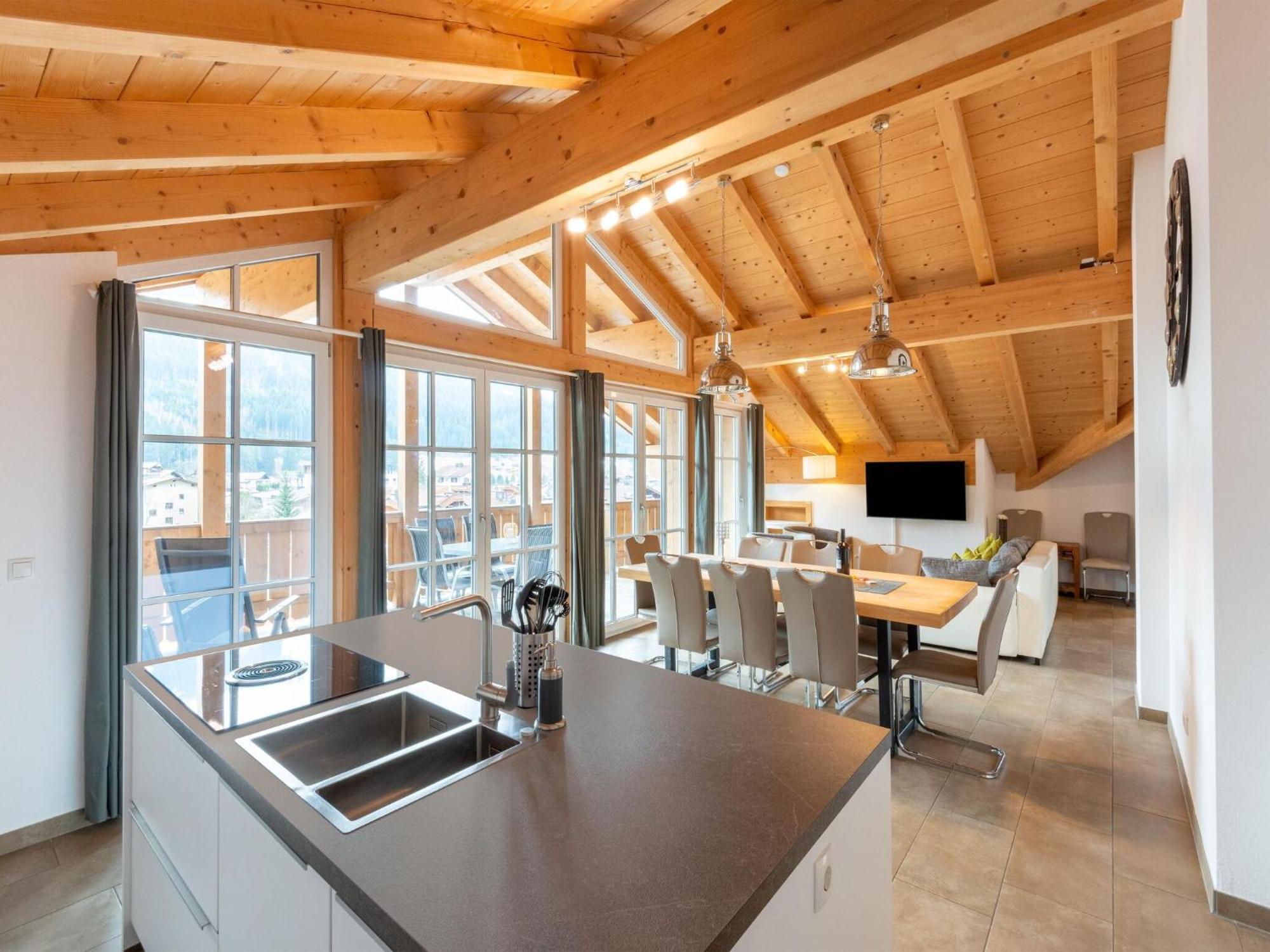 Luxury Penthouse With Balcony Ski Storage Carport Lift Apartment Brixen im Thale Bagian luar foto