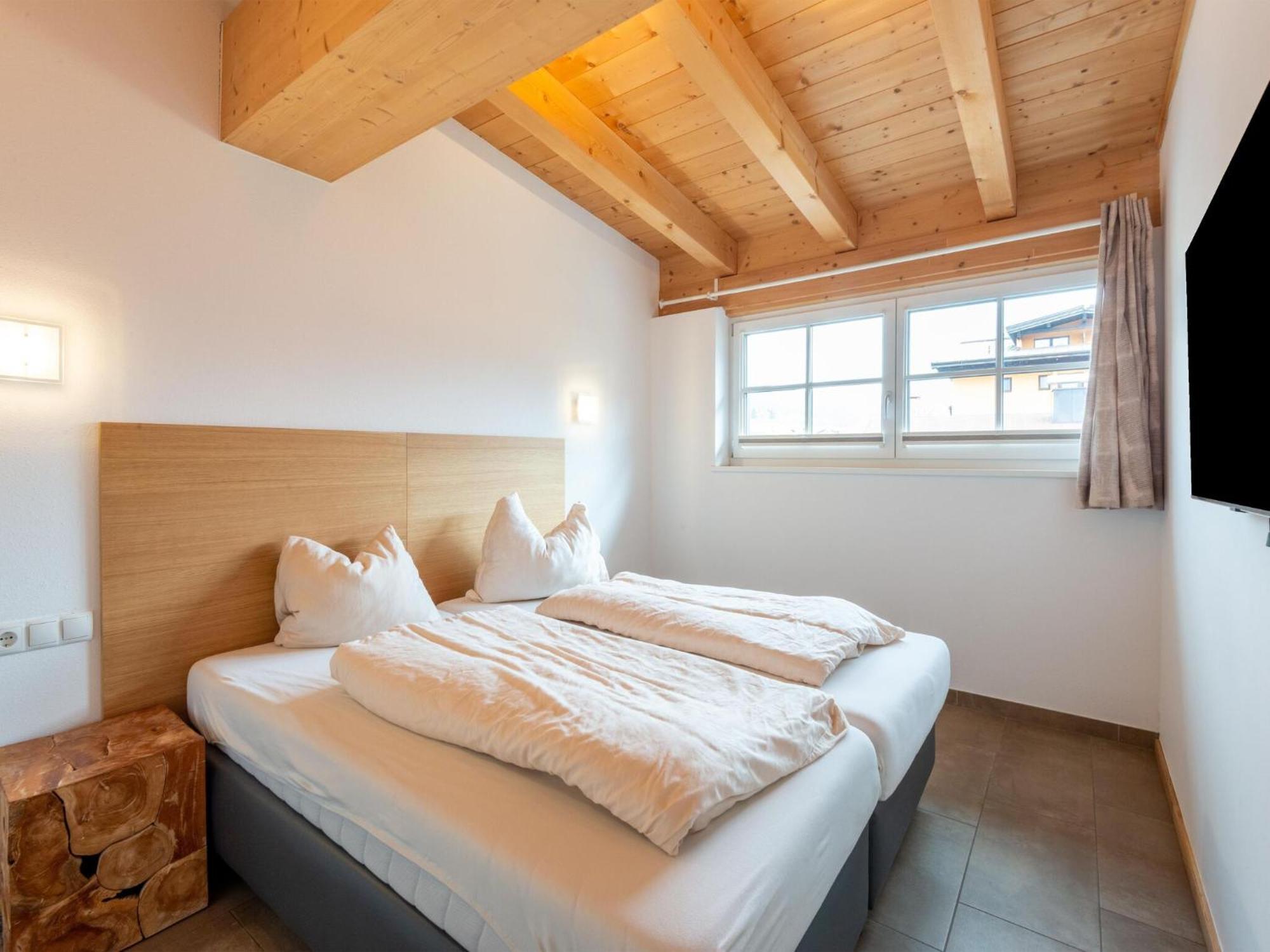 Luxury Penthouse With Balcony Ski Storage Carport Lift Apartment Brixen im Thale Bagian luar foto