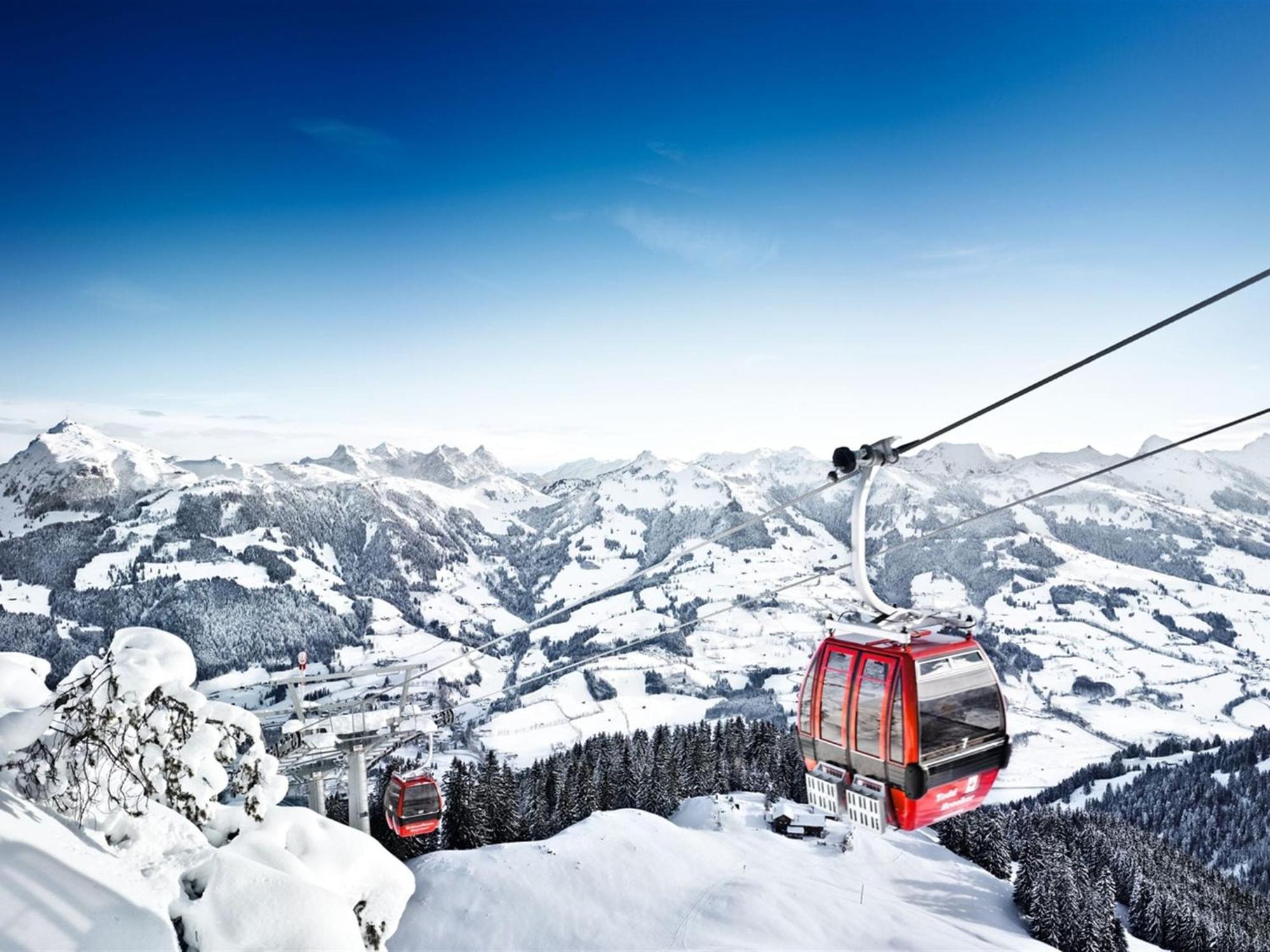 Luxury Penthouse With Balcony Ski Storage Carport Lift Apartment Brixen im Thale Bagian luar foto