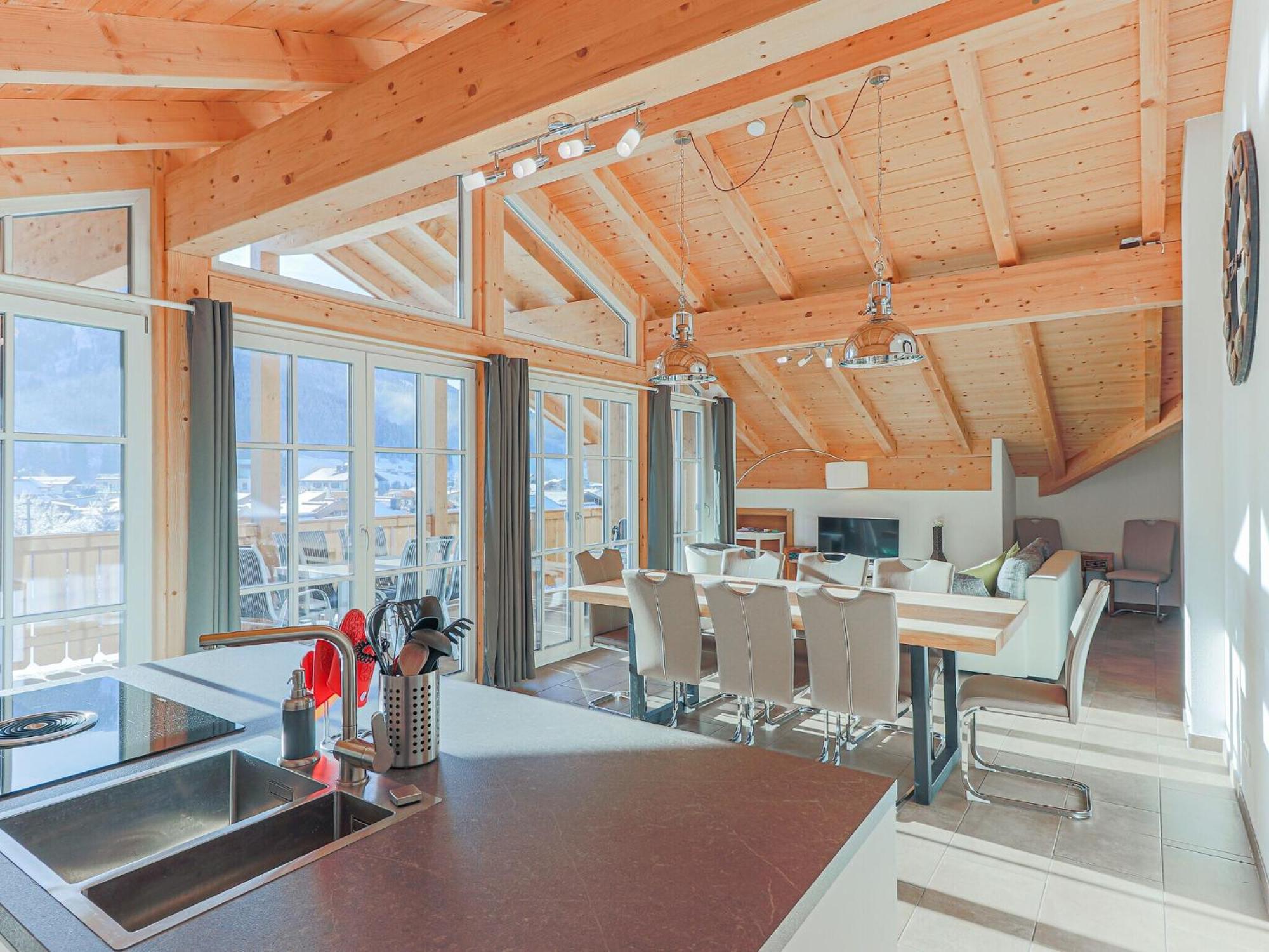 Luxury Penthouse With Balcony Ski Storage Carport Lift Apartment Brixen im Thale Bagian luar foto