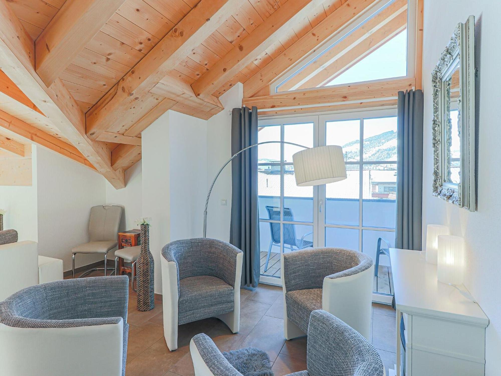 Luxury Penthouse With Balcony Ski Storage Carport Lift Apartment Brixen im Thale Bagian luar foto