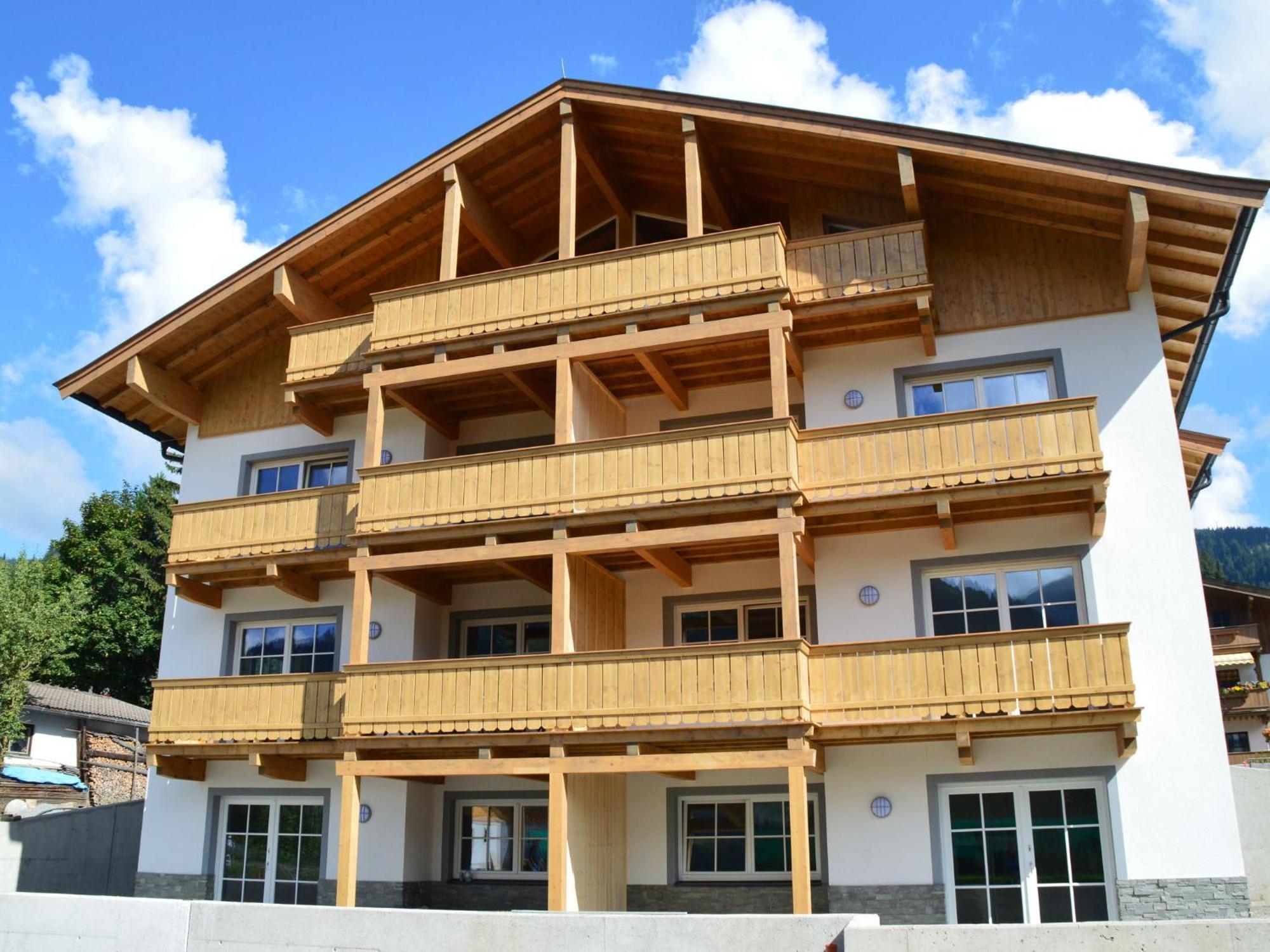 Luxury Penthouse With Balcony Ski Storage Carport Lift Apartment Brixen im Thale Bagian luar foto