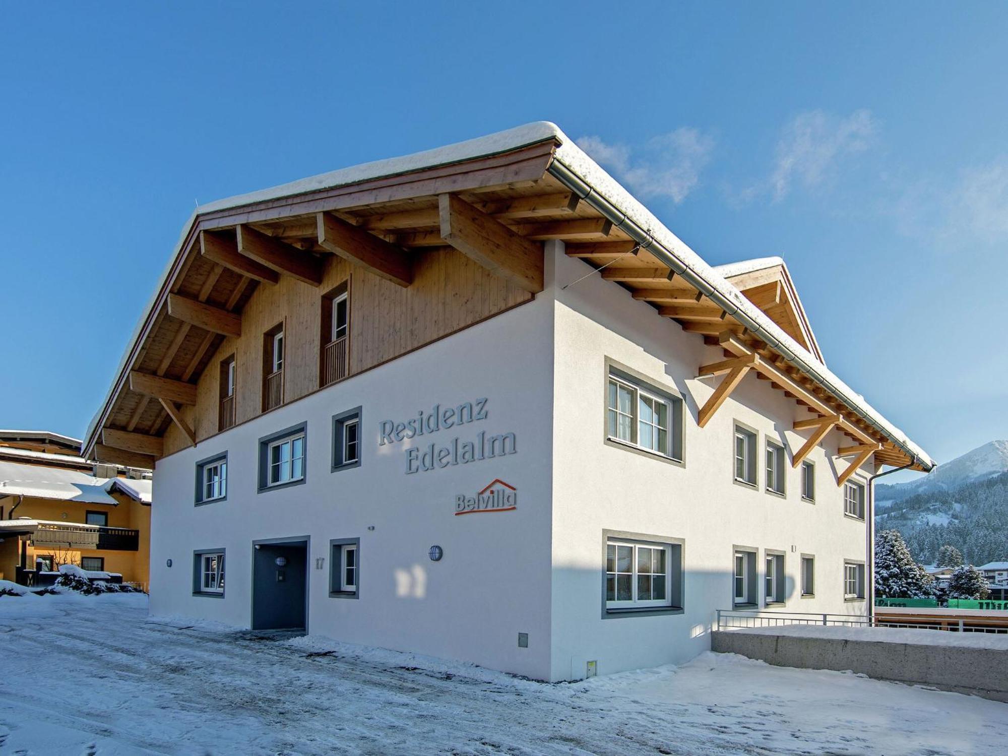 Luxury Penthouse With Balcony Ski Storage Carport Lift Apartment Brixen im Thale Bagian luar foto